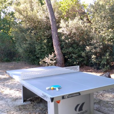 Espace loisirs extérieurs - aire de jeu pour les enfants.