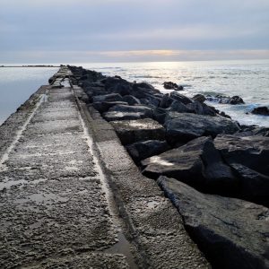 Plage des cantines à l'océan atlantique entre le verdon sur mer et soulac